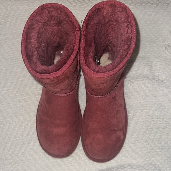 Burgundy UGGS - Picture 2 of 6